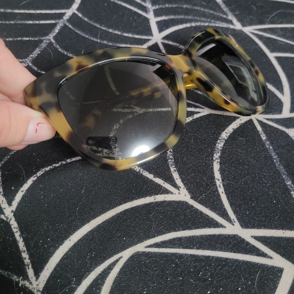 Trendy Tortoise Shell Sunglasses - Picture 1 of 4